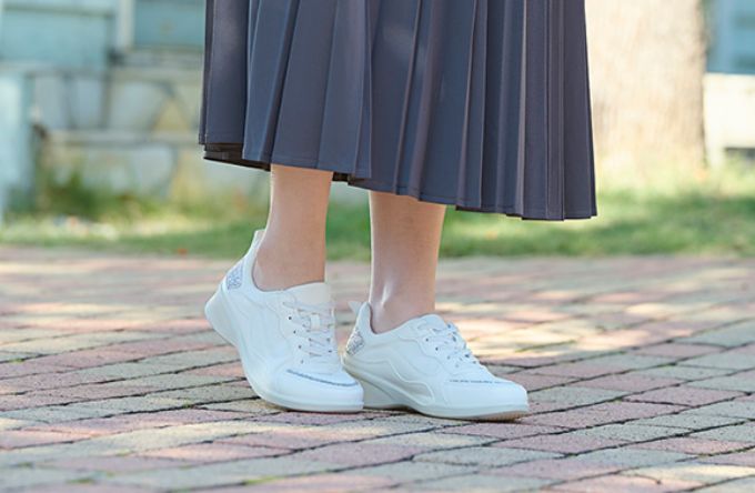 CLOSSHI 美ューティースニーカー